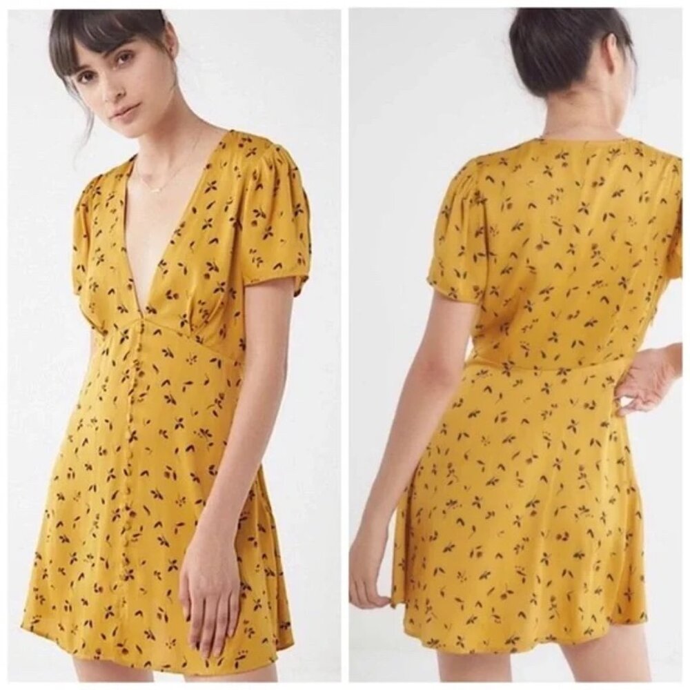 Urban Outfitters Jen Button-Down Mini Dress Size Small